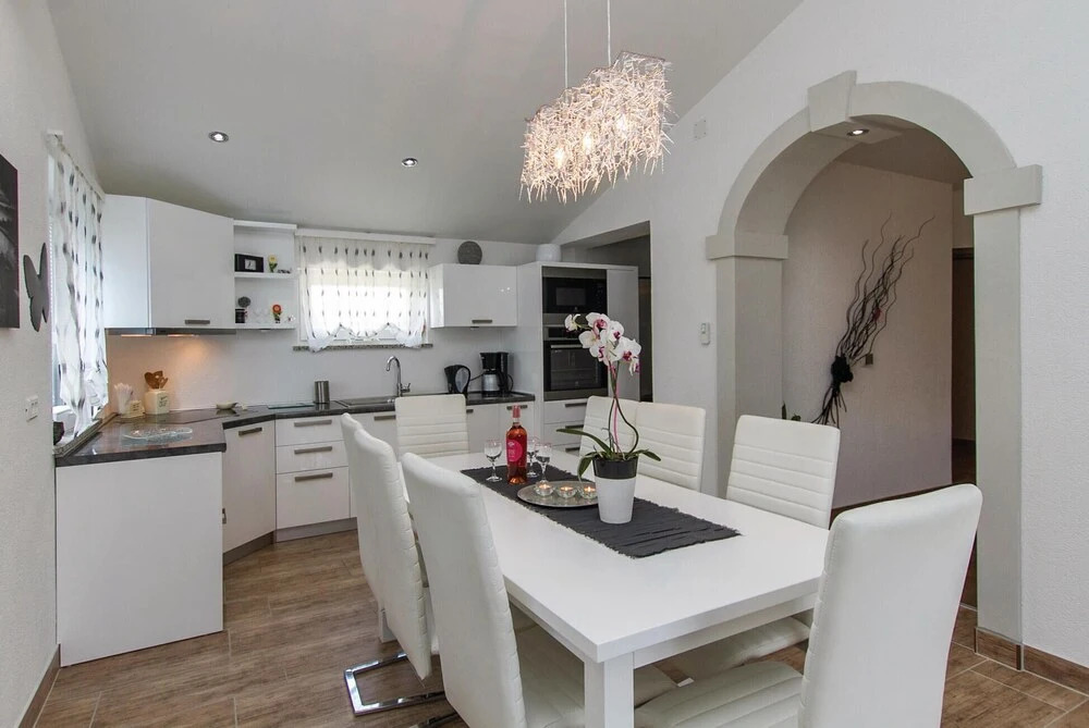 Amazing Home in Nedescina With Wifi and 5 Bedrooms