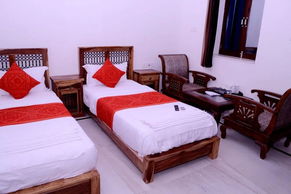 Sartaj Hotel
