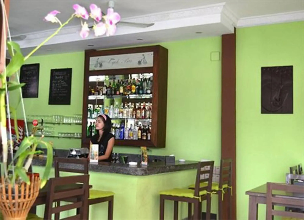 Cyclo Hotel-Bar-Restaurant