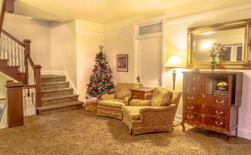 Hassayampa Inn