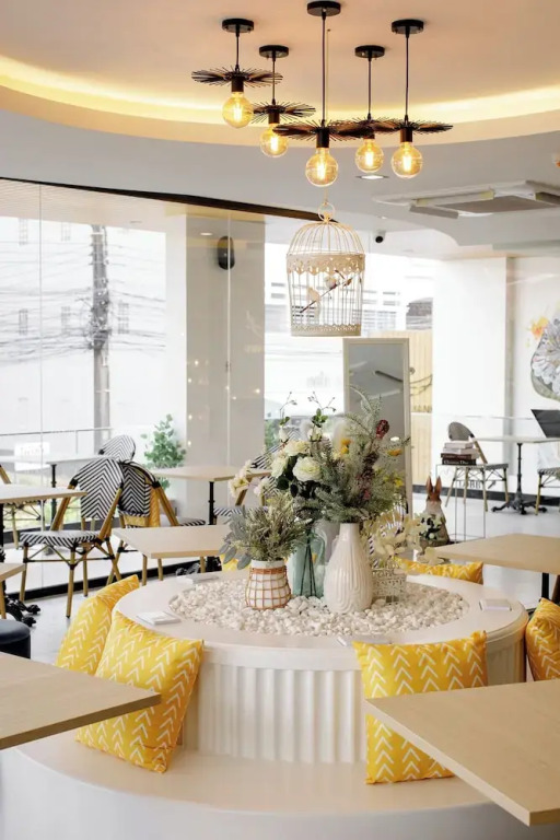 The Brillianest Gallery Hotel