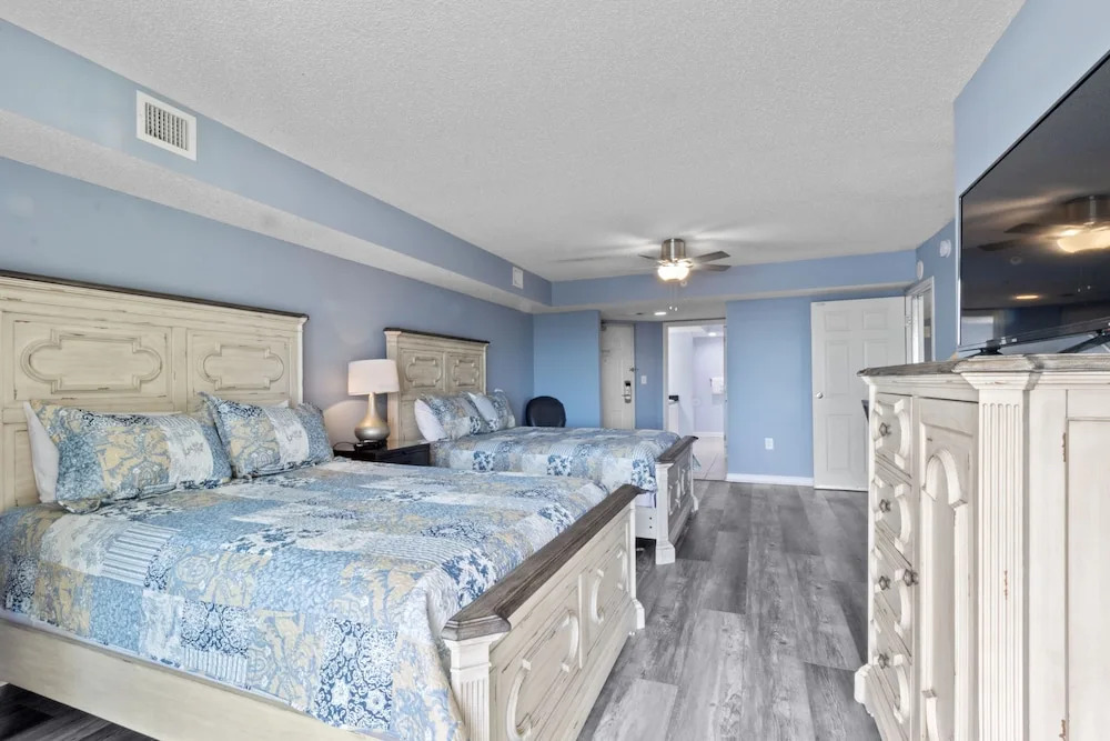 Yacht Club Villas #2-301