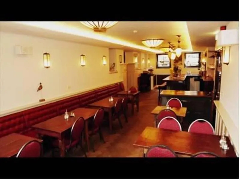 Hotel Omega