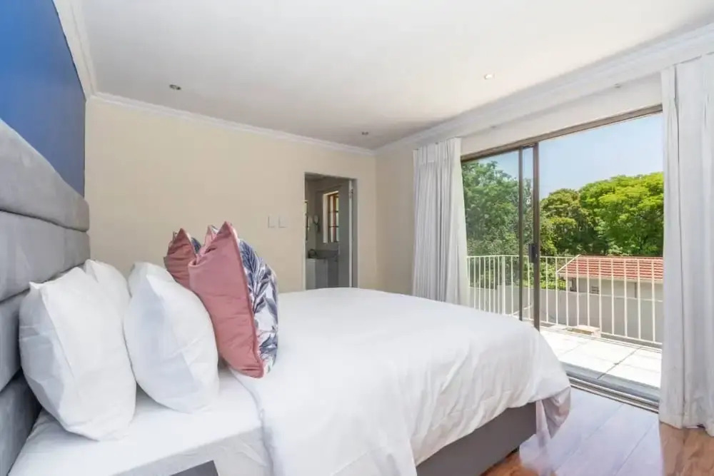 Super Spacious Fun Home! With Pool, Den and Bar