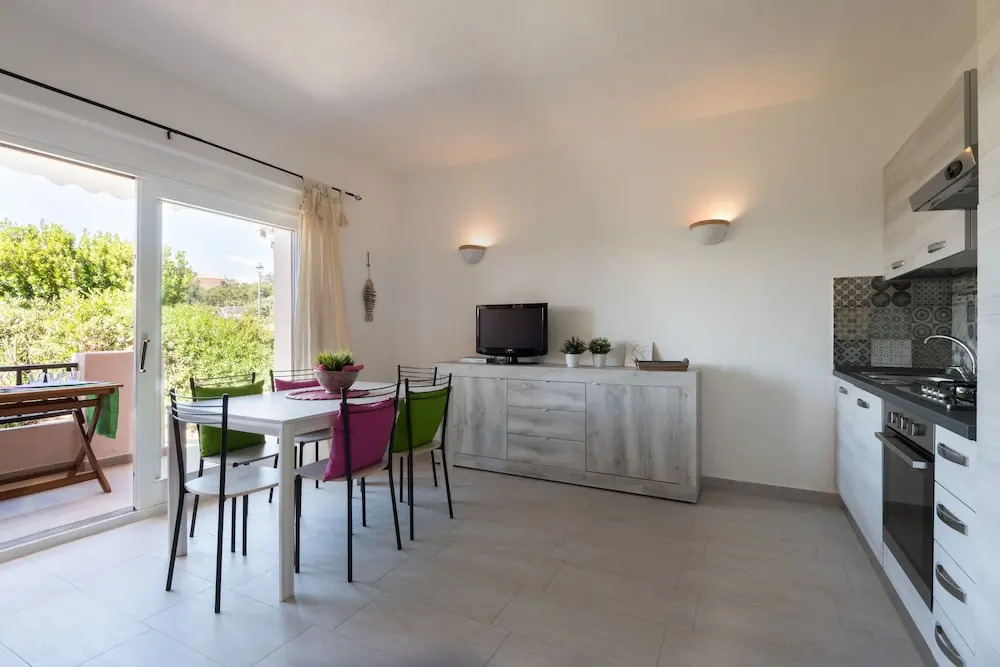 Cozy  Bougainville