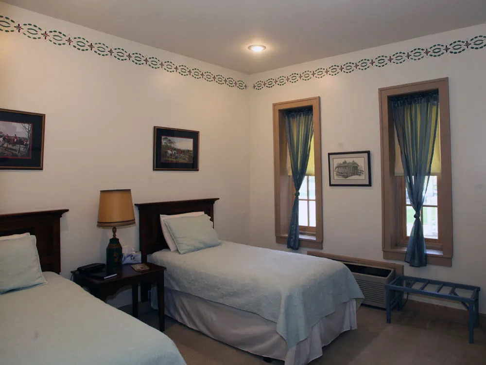Oak Valley Inn and Suites