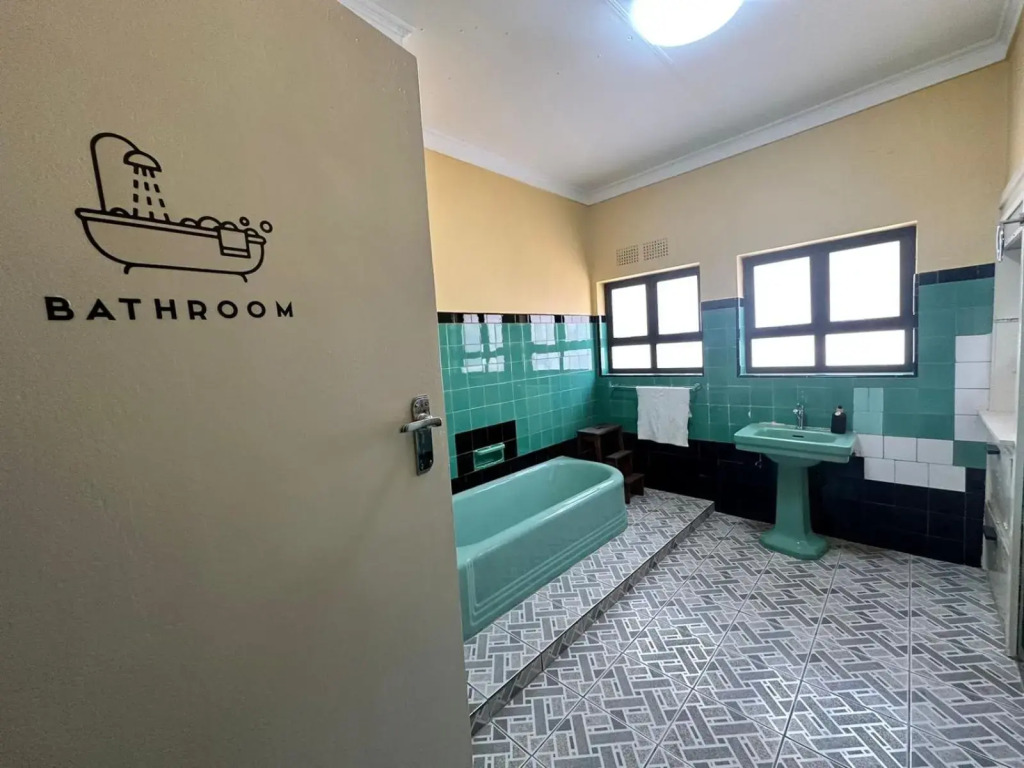 3 on 5: Houghton 3 Bedroom Home