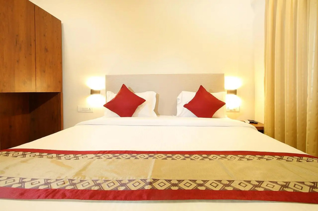 Mumbai House Luxury Apartments, Santacruz East