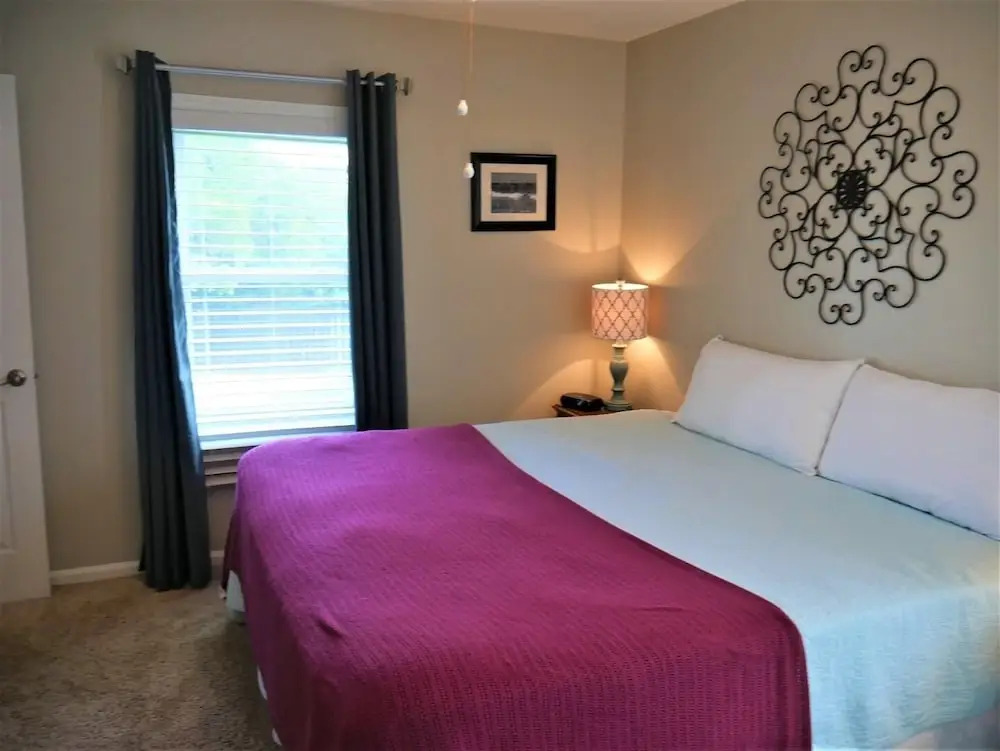 Beach Breezes - 4 Br Home