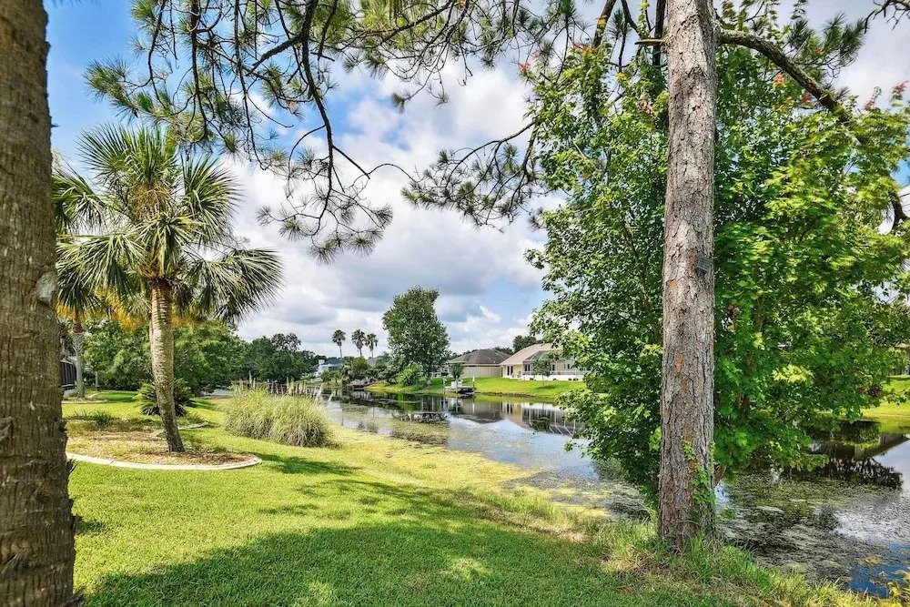 Palm Coast Escape: Screened Lanai, Saltwater Pool!