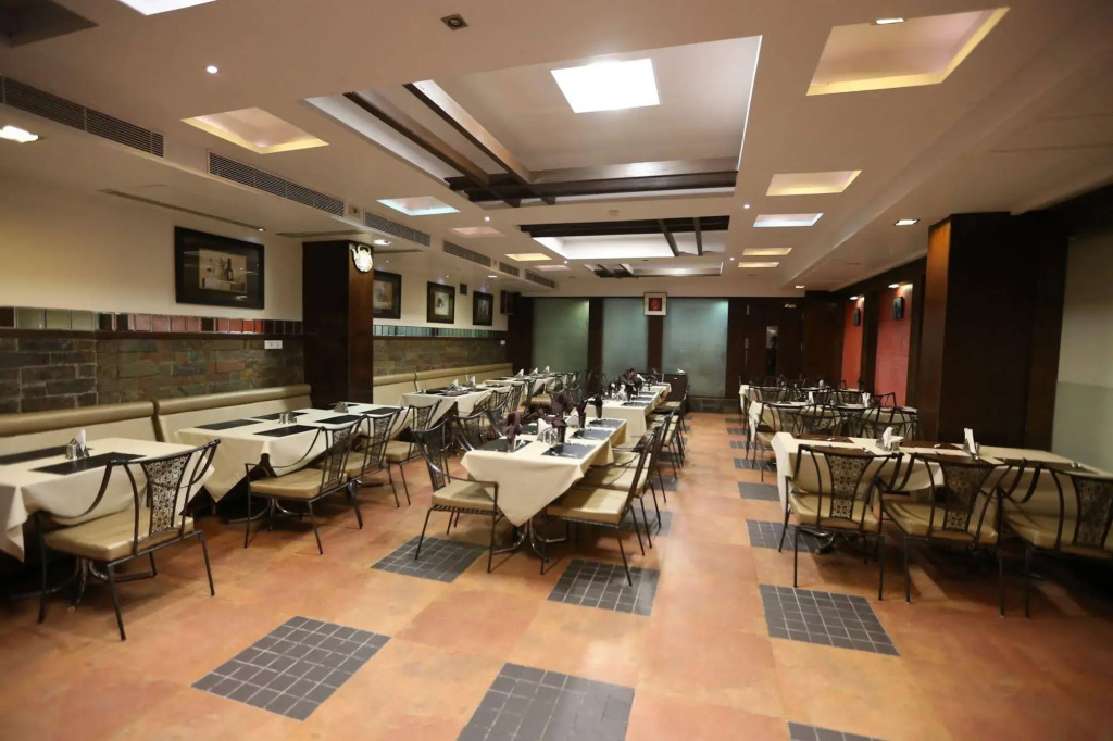 SilverCloud Hotel and Banquets
