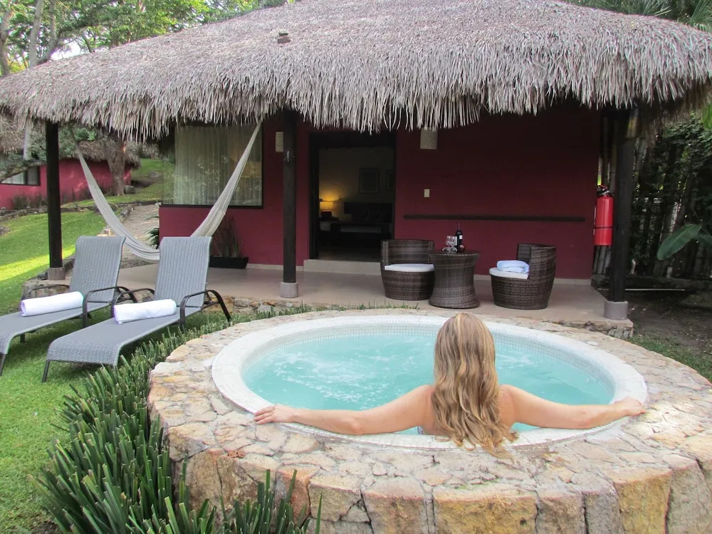 El Pistache Couples Boutique Hotel