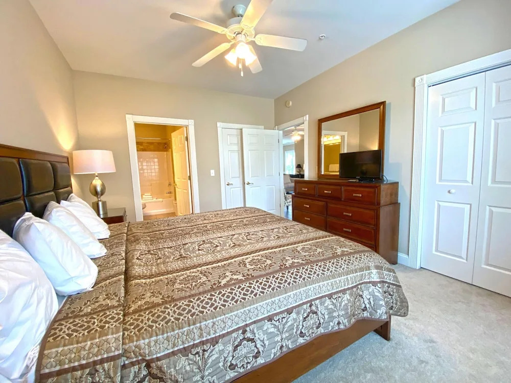 Newly Furnished! Premiere Condo w/ Lake View!