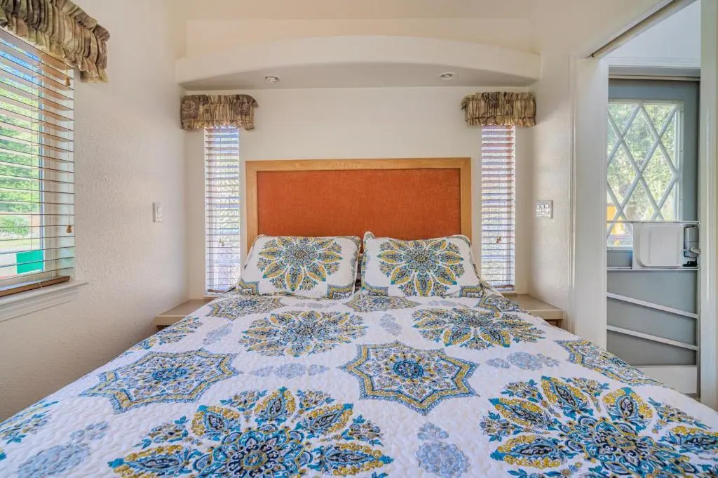 Strawhouse Resorts