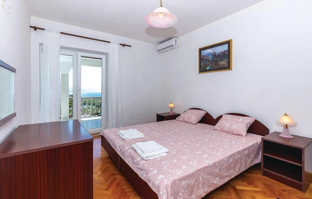 Cozy Home In Novi Vinodolski