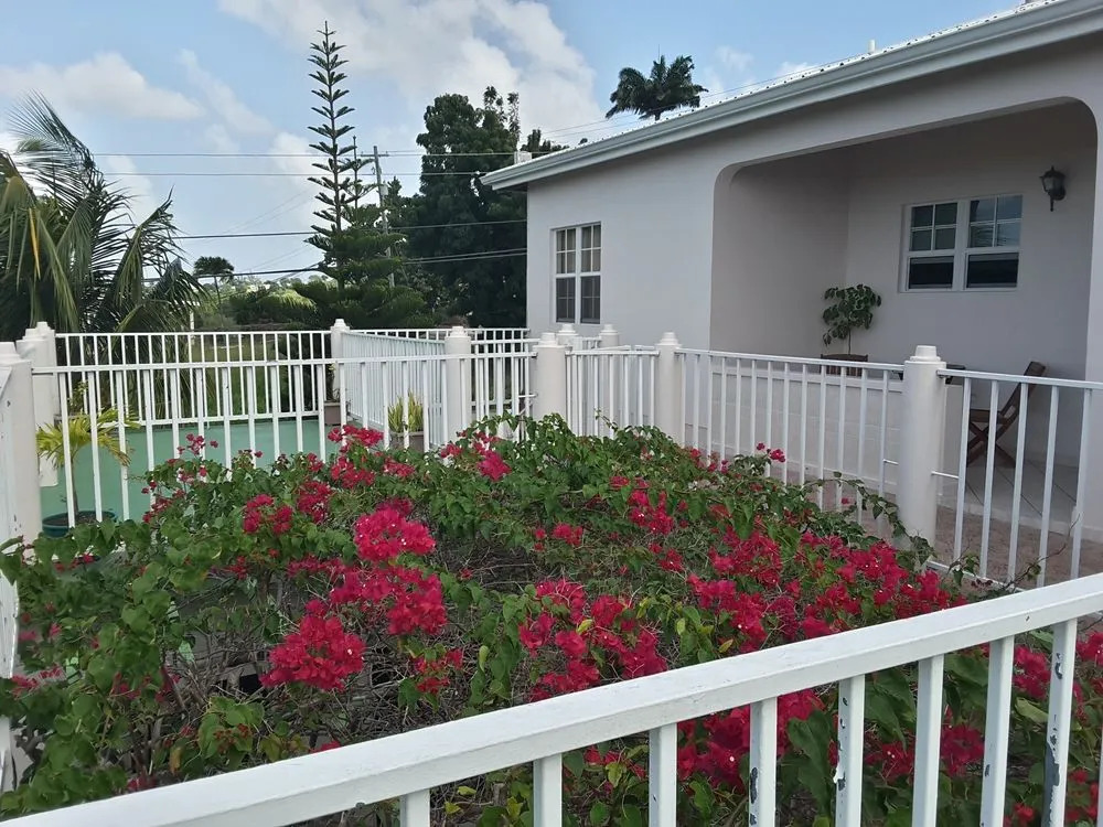 Caribbean Inn & Suites