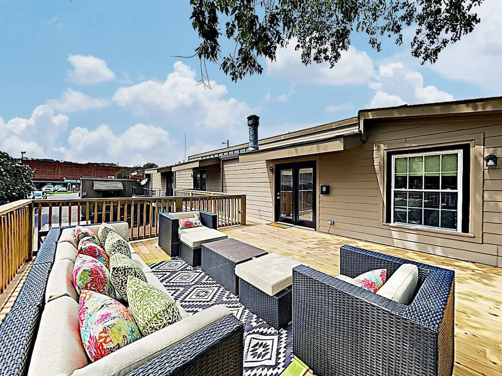 New Listing! Updated Apartment W/ Large Deck 3 Bedroom Apts