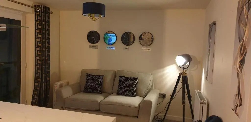 5 Star 1 Bed Sleeps 4 Free Parking