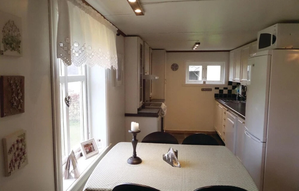 2 Bedroom Awesome Home In Tørvikbygd