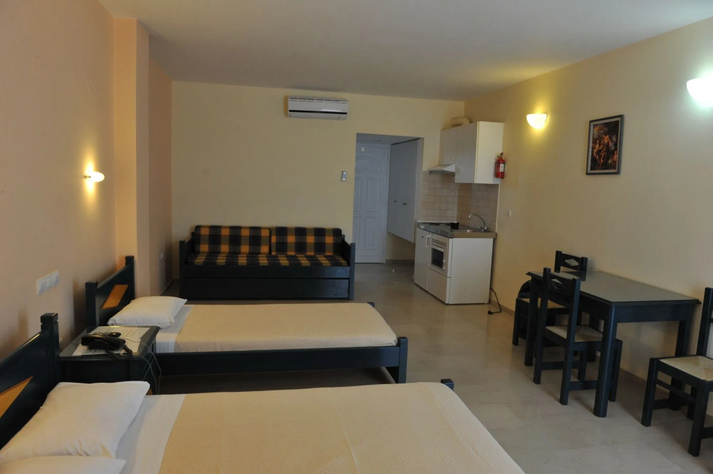 Adonis Hotel