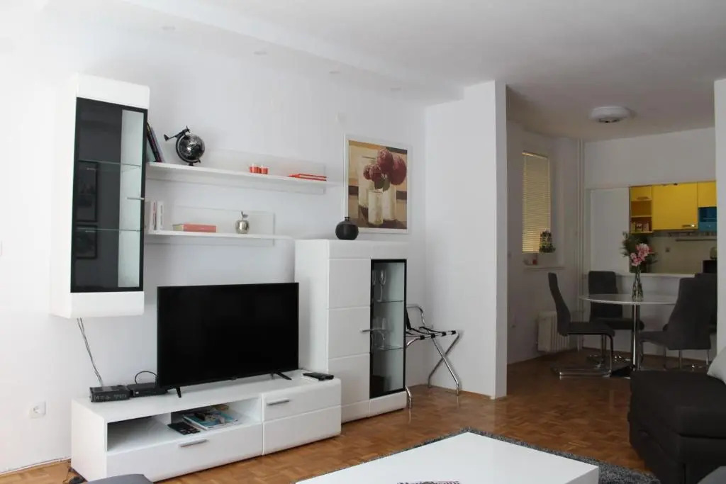 Ramonda Apartment