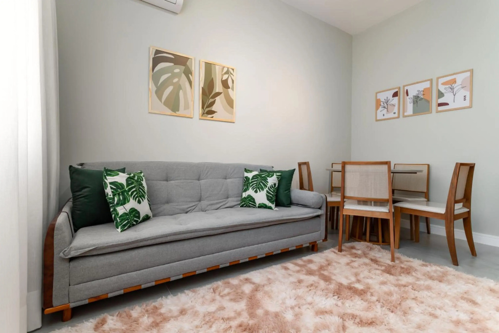 Lançamento, APT com 2 SUÍTES na QUADRA da PRAIA