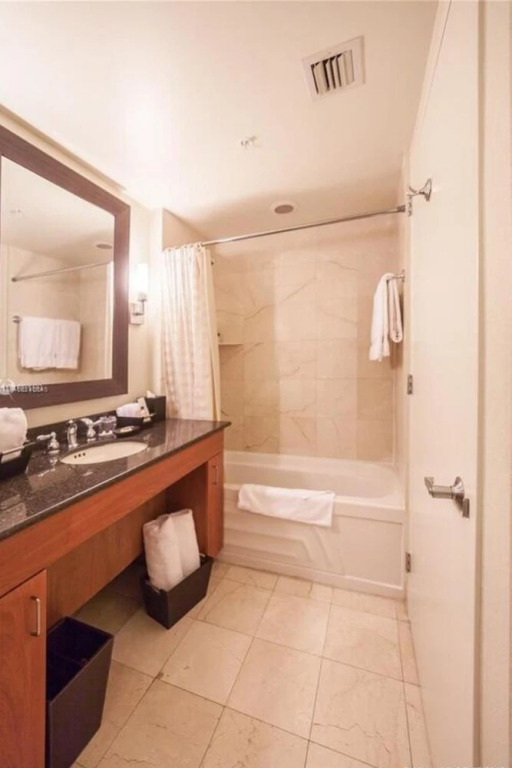 Fabulous Waterfront 2BR 2BA Trump Tower Apartment 6 Guests