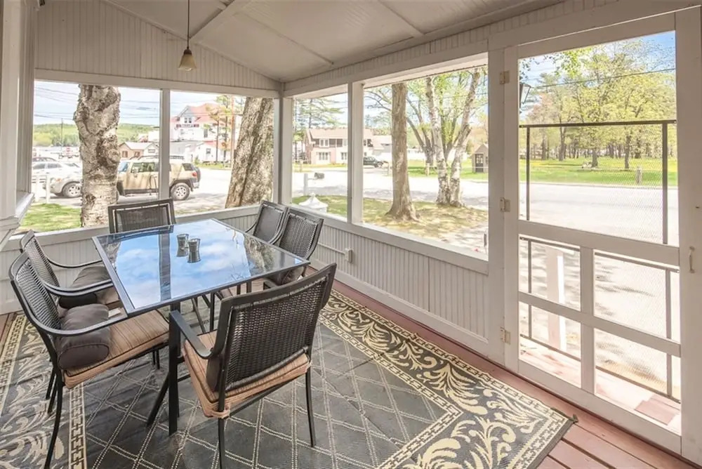 Bove Cottage 2-limit 6 2 Bedroom Cottage by RedAwning