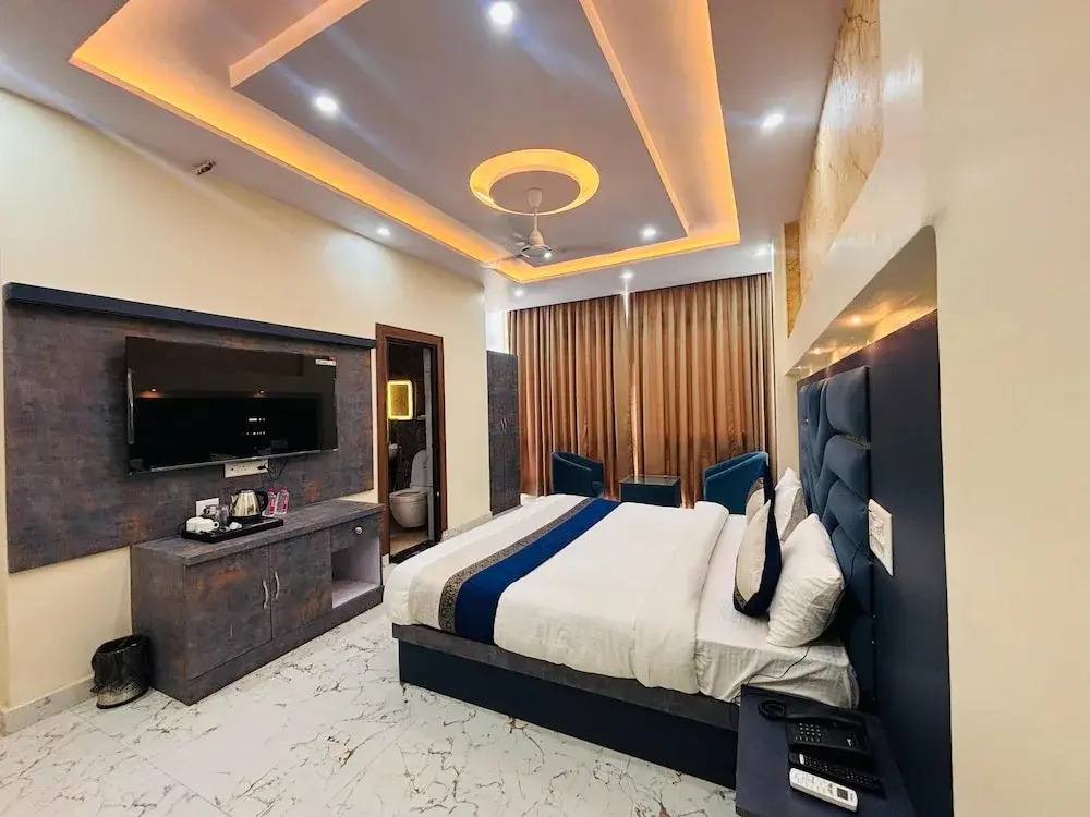 KashVi Hotels
