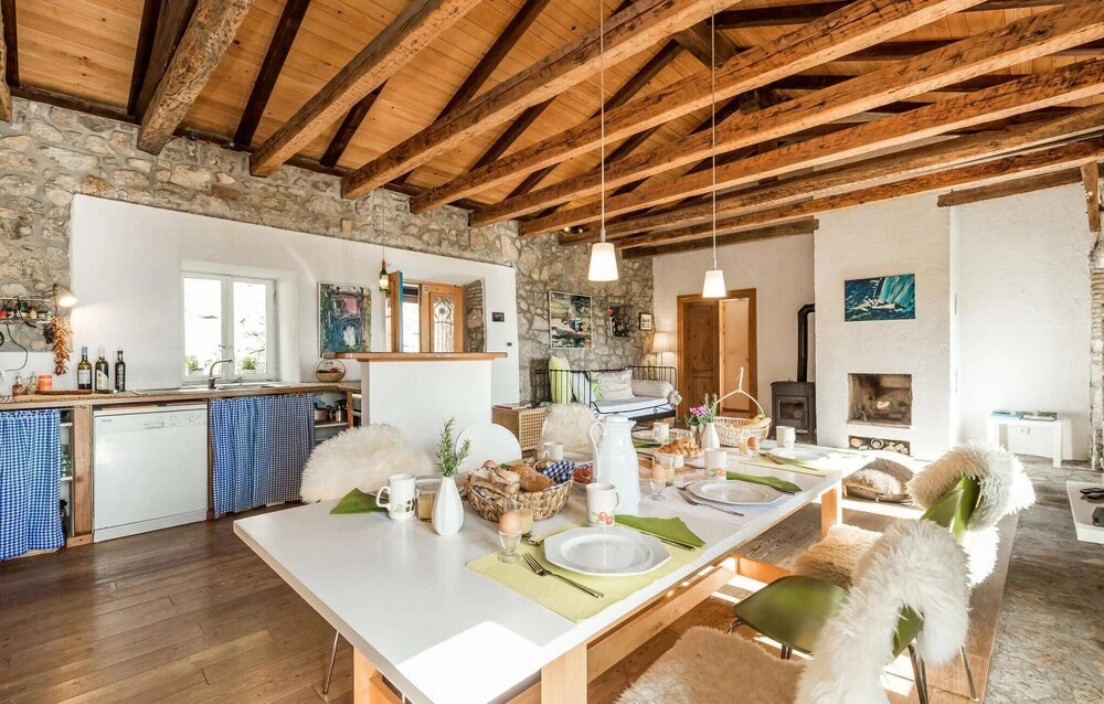 Amazing Home In Poljane