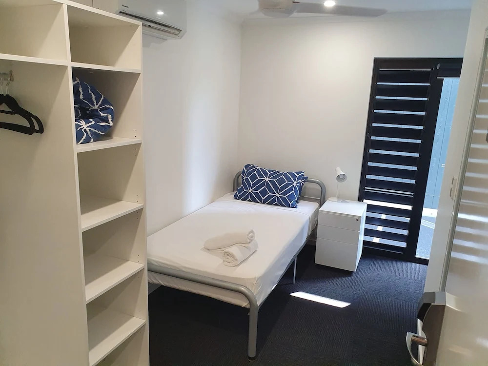Redhill Cairns Living - Martyn St