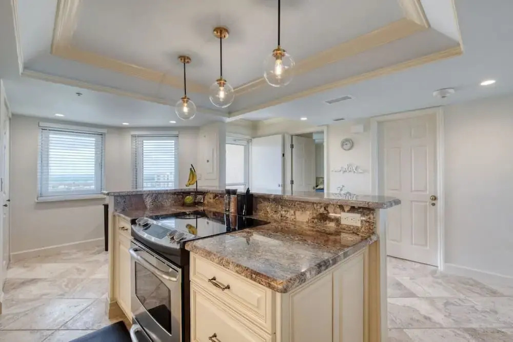 New Smyrna Beachfront Modern 9th Floor Condo Pool Hot Tub