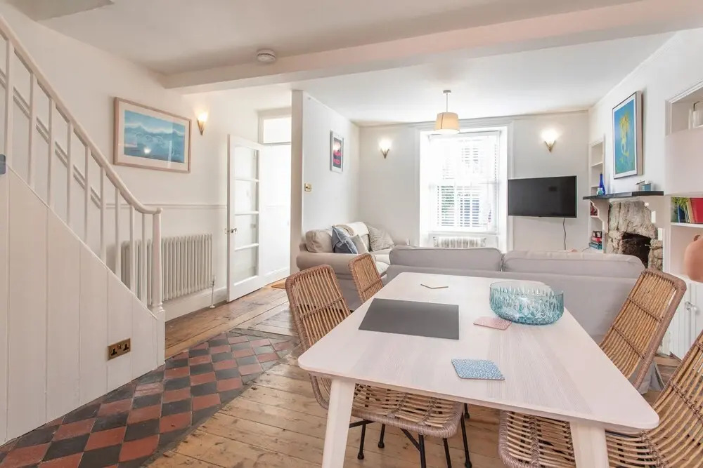 11 Belgravia Street
