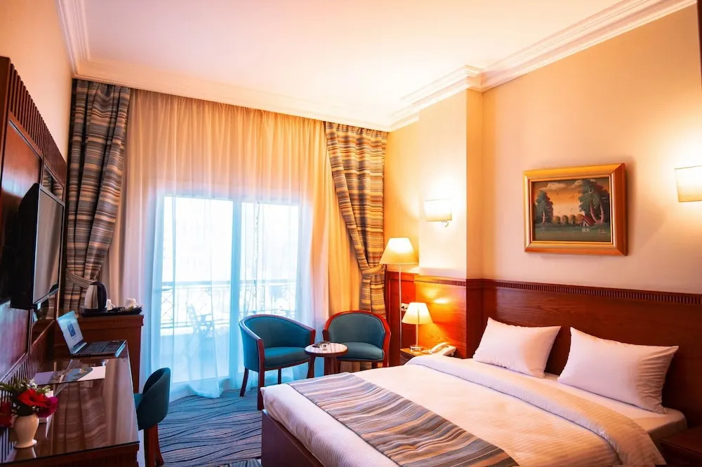 Lamar Azur Hotel