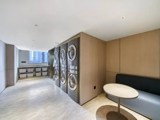 HanTing Hotel (Ningbo Tianyi Square Guogou Center)