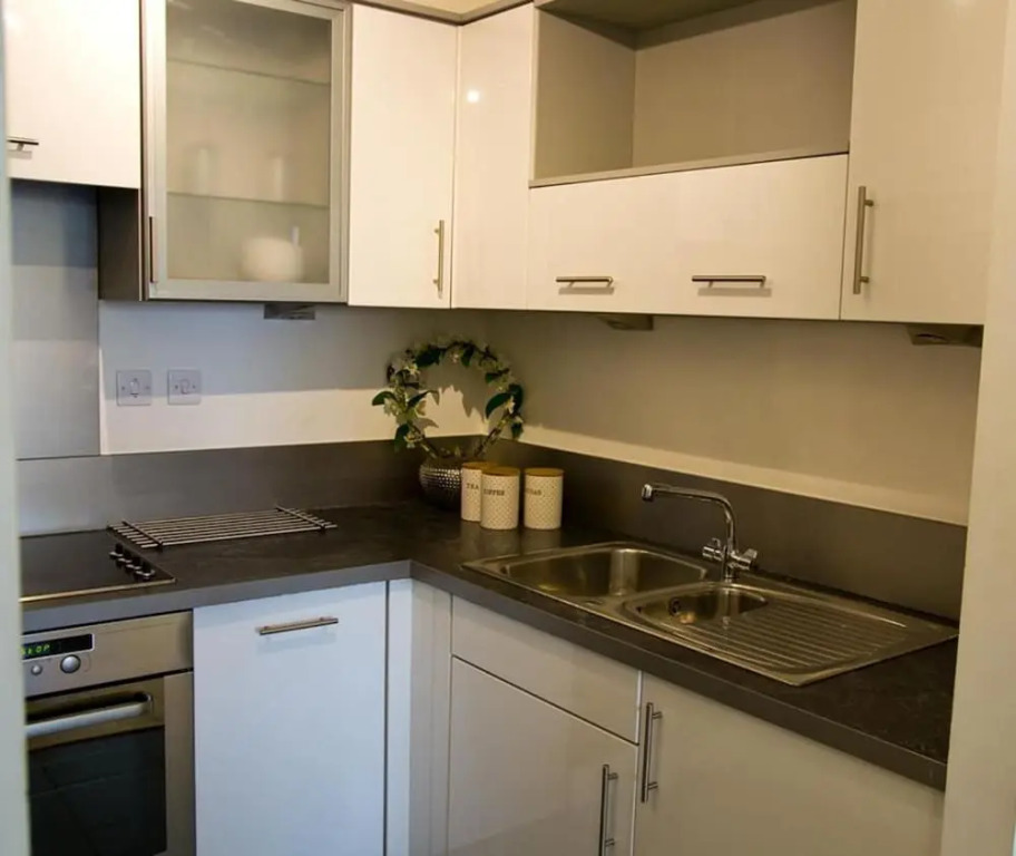 Impeccable 2-bed Apartment in Brentwood