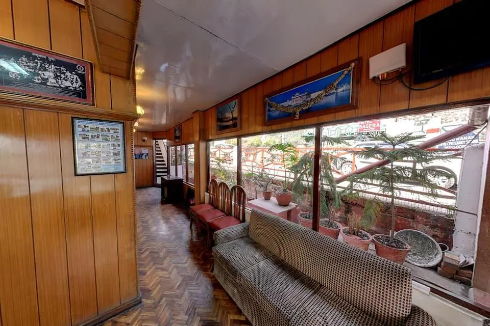 Hotel Kahkashan