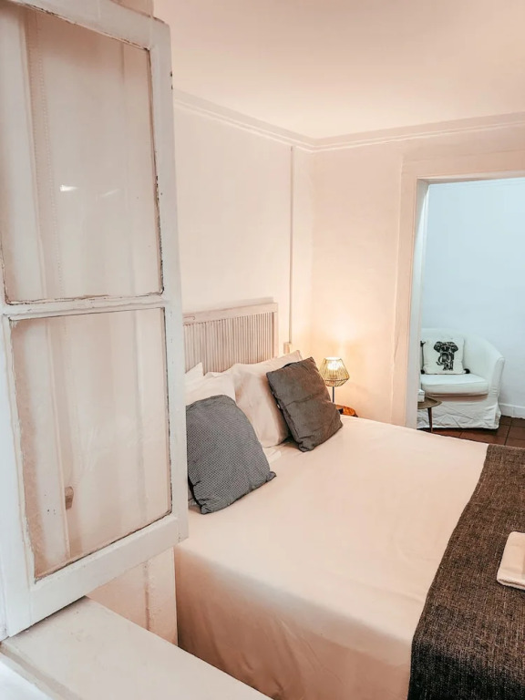 Typical Lisbon Apartment By Gt House