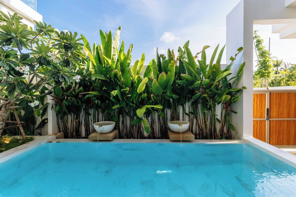 4BR Pool Villa Near Bang Tao Beach V301