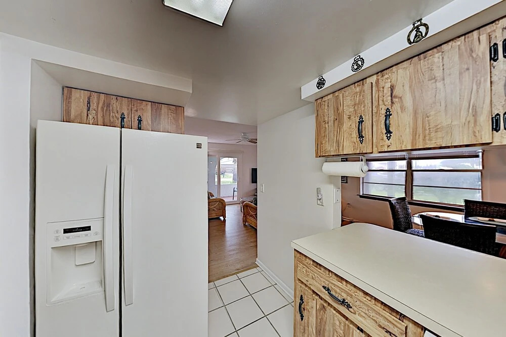3br/2ba Seaside - 600 Feet From The Beach - Sleeps 6 3 Bedroom Home