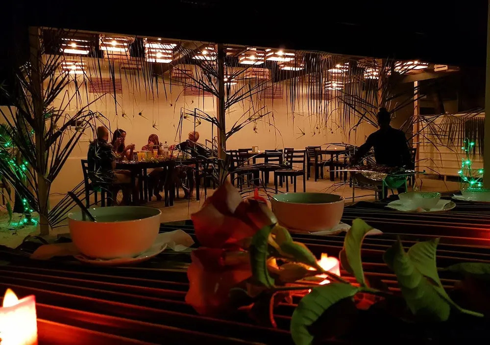 Omadhoo Inn