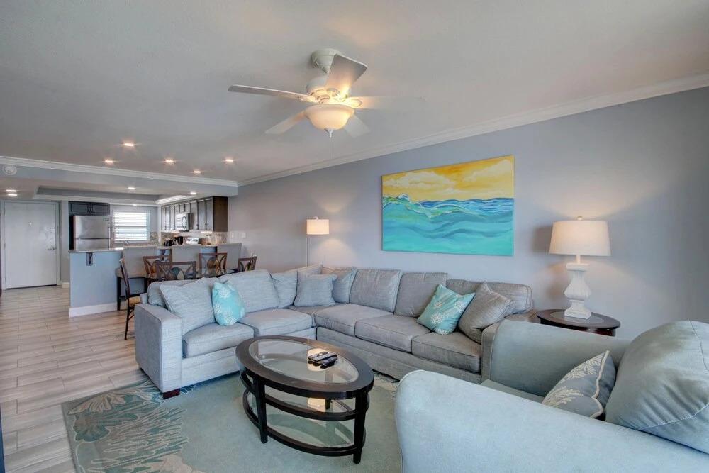 448 El Matador 2 Bedroom Condo by RedAwning