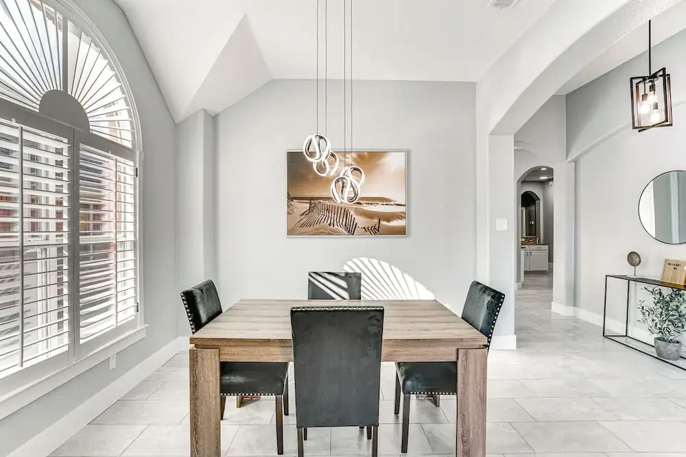 2 Living Areas, Fireplace! Gem 11 Mi to Fort Worth