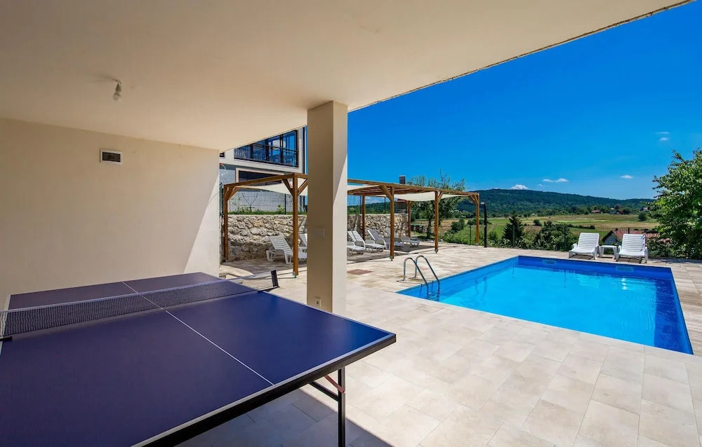 Awesome Apartment in Rakovica With 1 Bedrooms, Wifi and Outdoor Swimming Pool