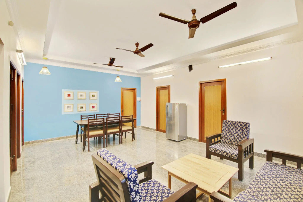 OYO Home 78062 Modern Studio