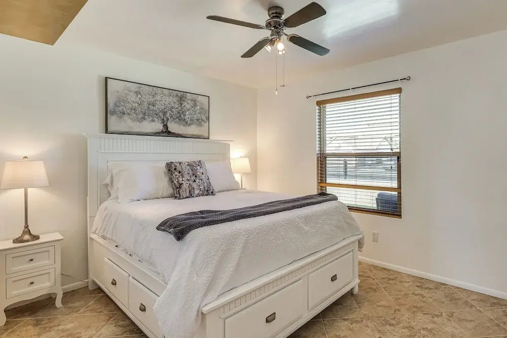Glendale Entertainment Hub! Family Home w/ Pool