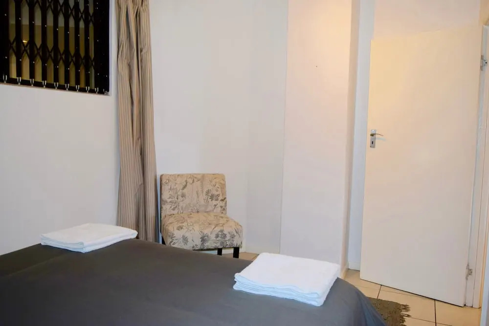 1 Bedroom Flat With Views of Table Mountain and Lions Head