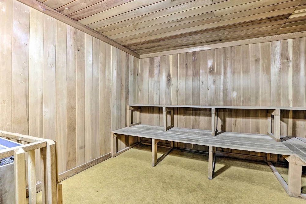 1/2 Mi to Chairlift! Breck Condo w/ Hot Tub Access