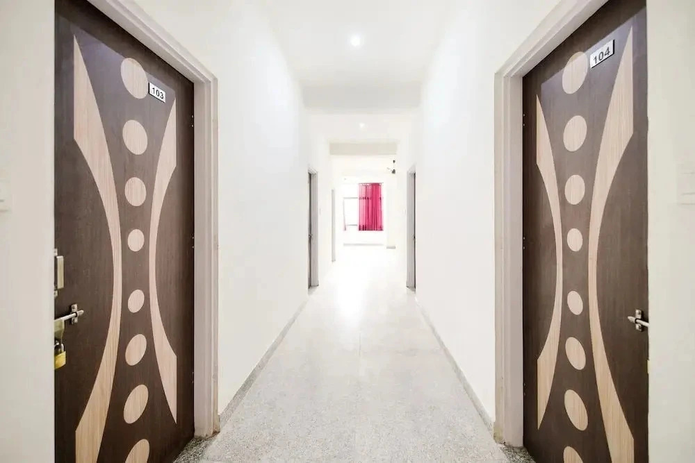 Hotel Sapphire Palace 2 by OYO Rooms