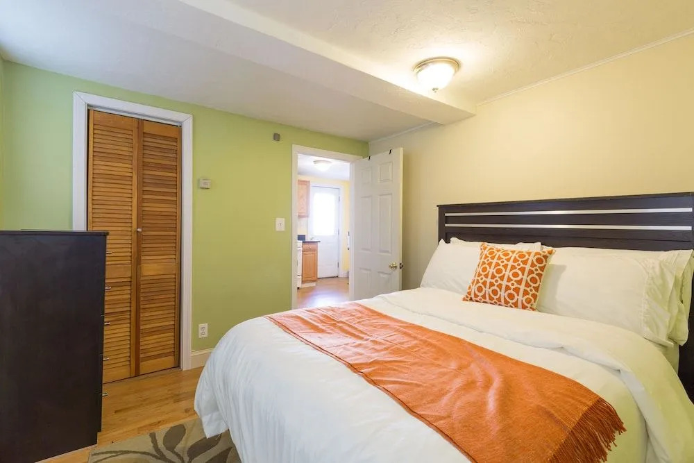 Kendall Square Apartments by Next Star